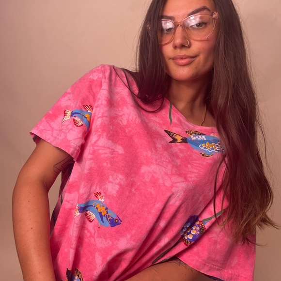 Vintage 90s pink tie dye all over print fish ocean theme crewneck tee shirt - Picture 4 of 10